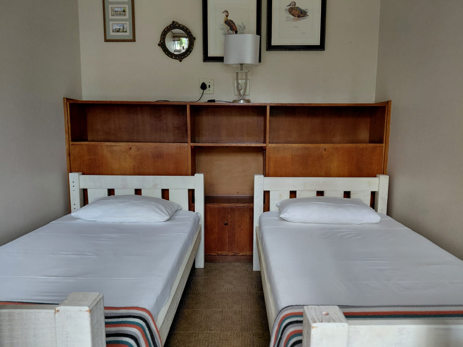 hillside-farm-accommodation-garden-view-07