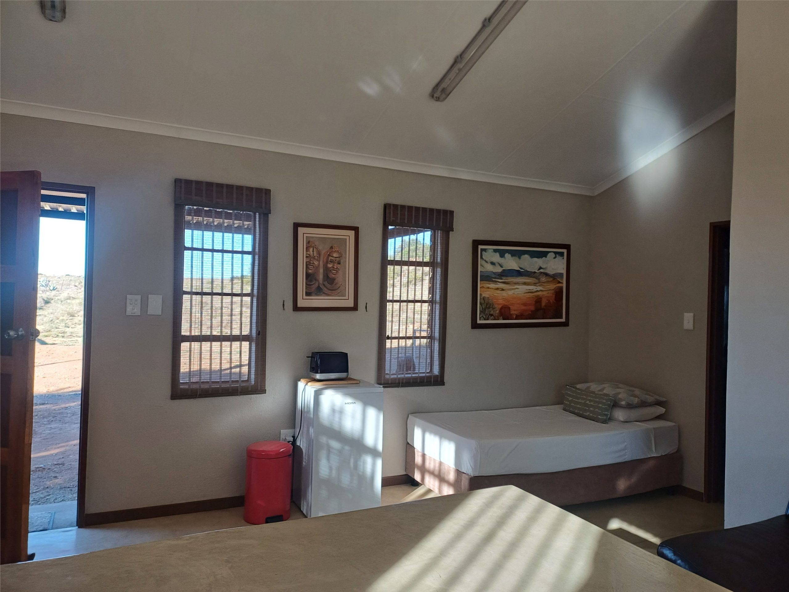 hillside-farm-accommodation-old-school-04