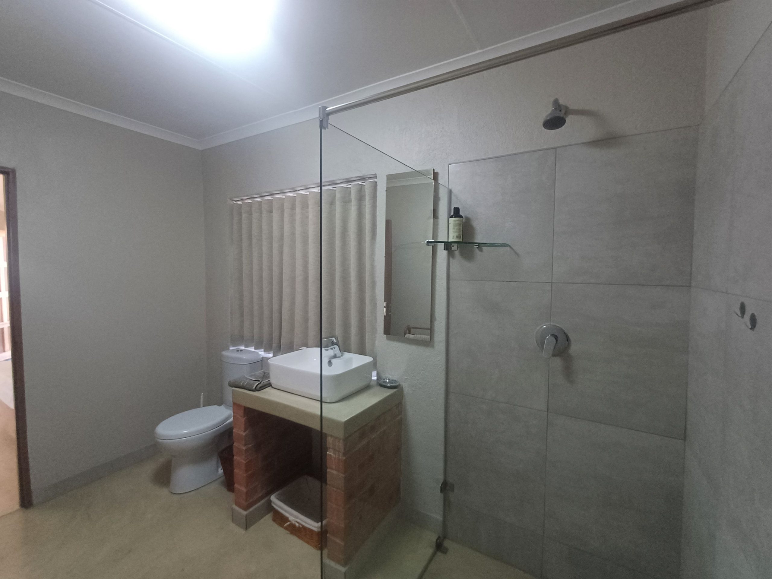 hillside-farm-accommodation-old-school-05