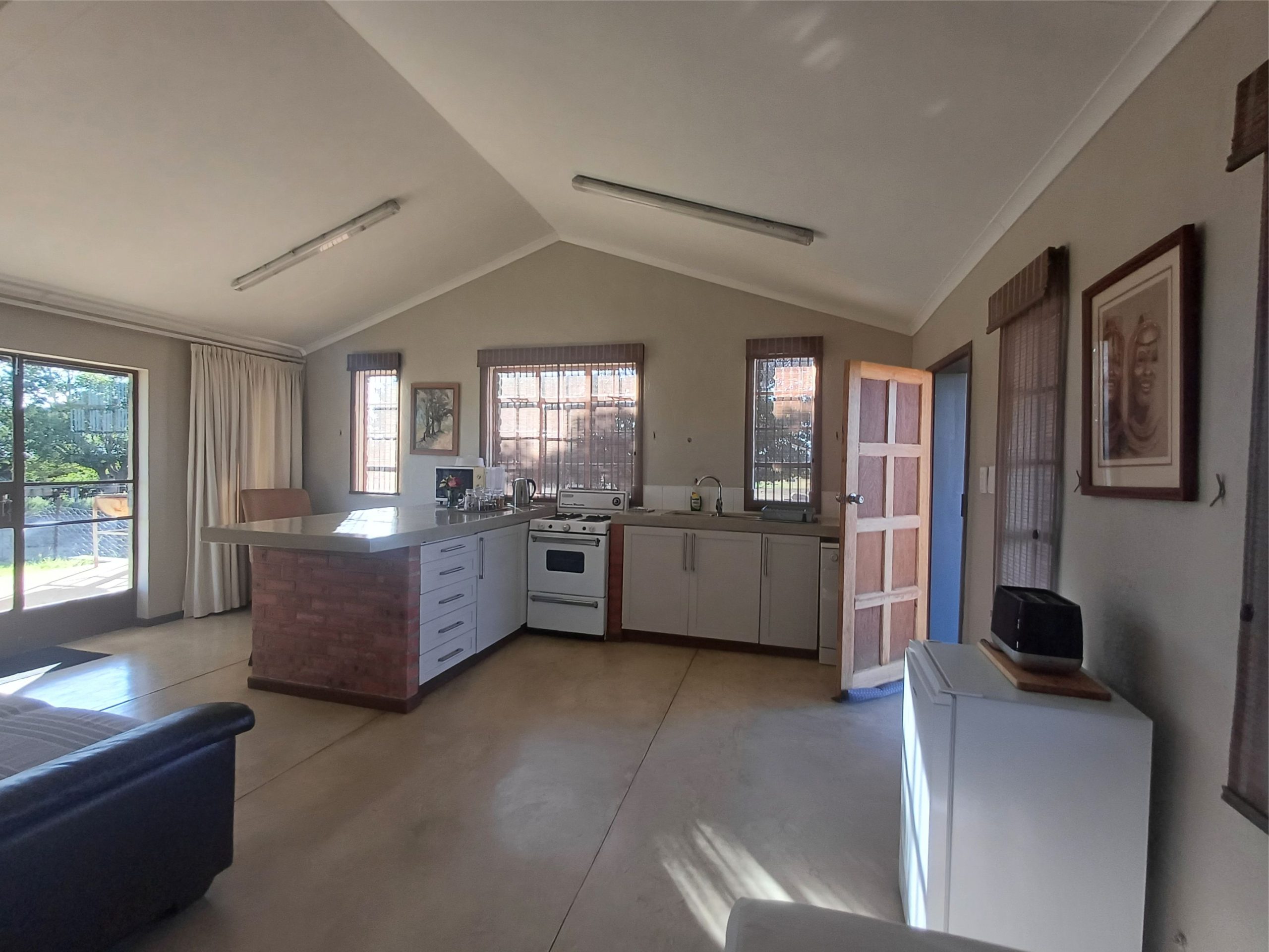 hillside-farm-accommodation-old-school-06