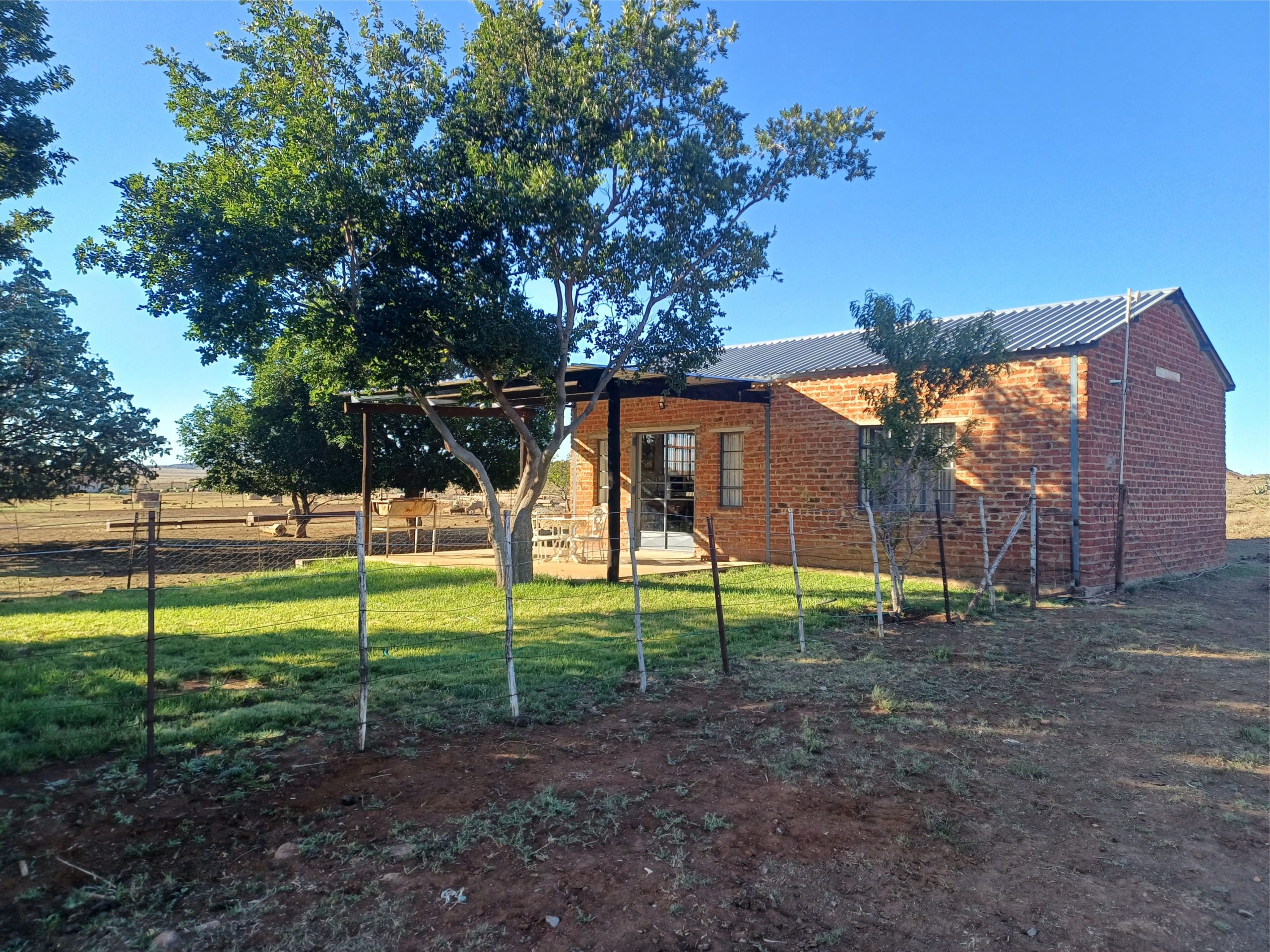 hillside-farm-accommodation-old-school-07